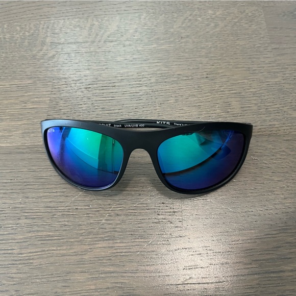 KITS The Pursuit Sunglasses. Black with reflective lenses. Gender Fluid NWOT - Picture 8 of 9